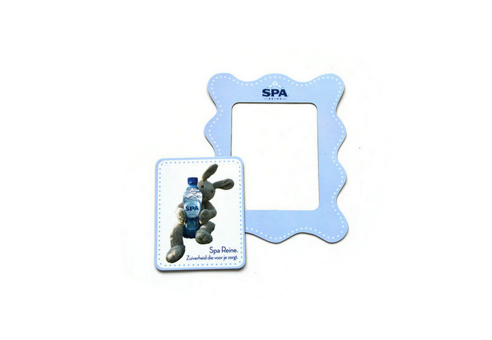 Magnetic photo picture frame